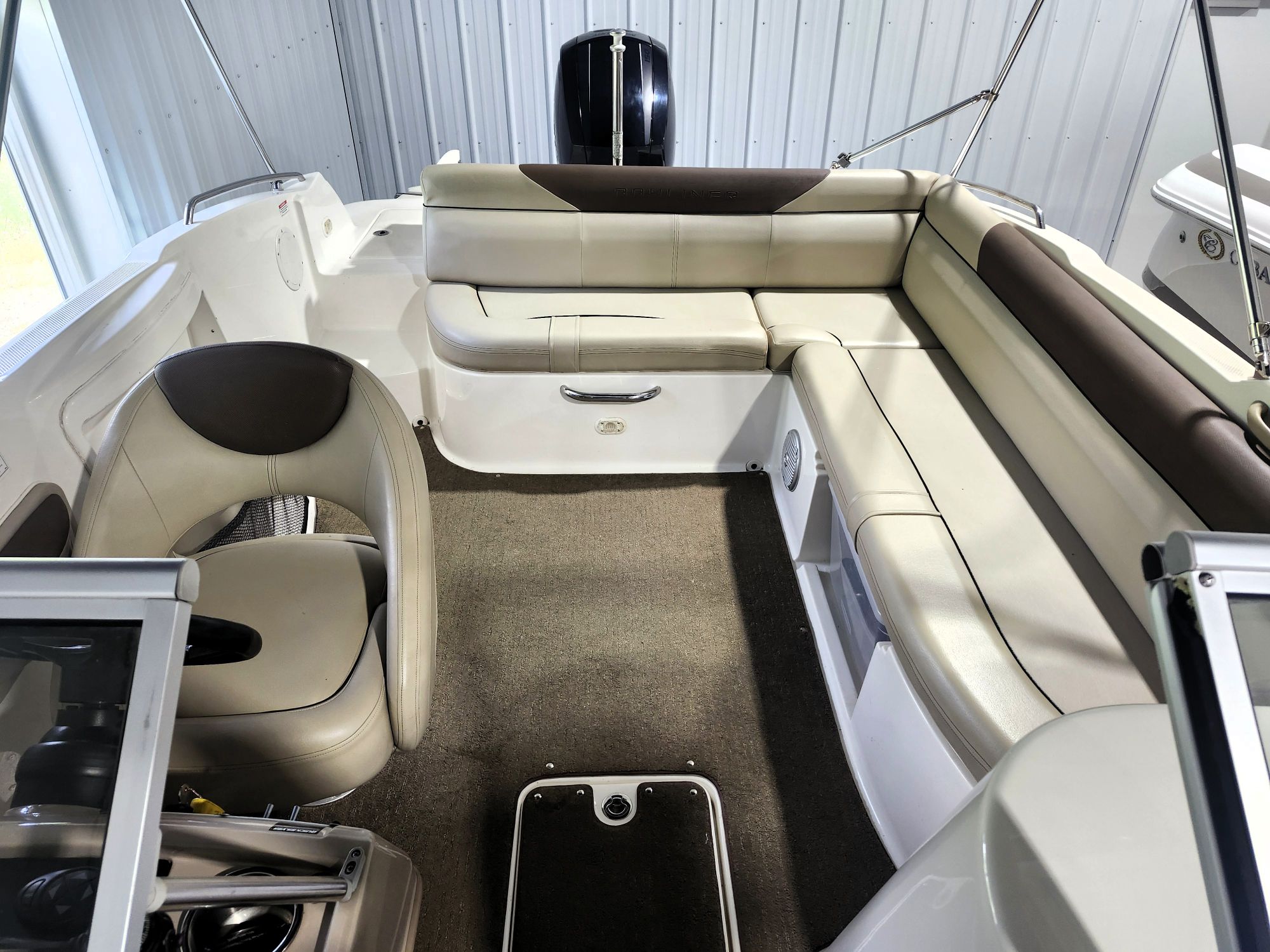 2014 Bayliner 210 Deck Boat - Image 19
