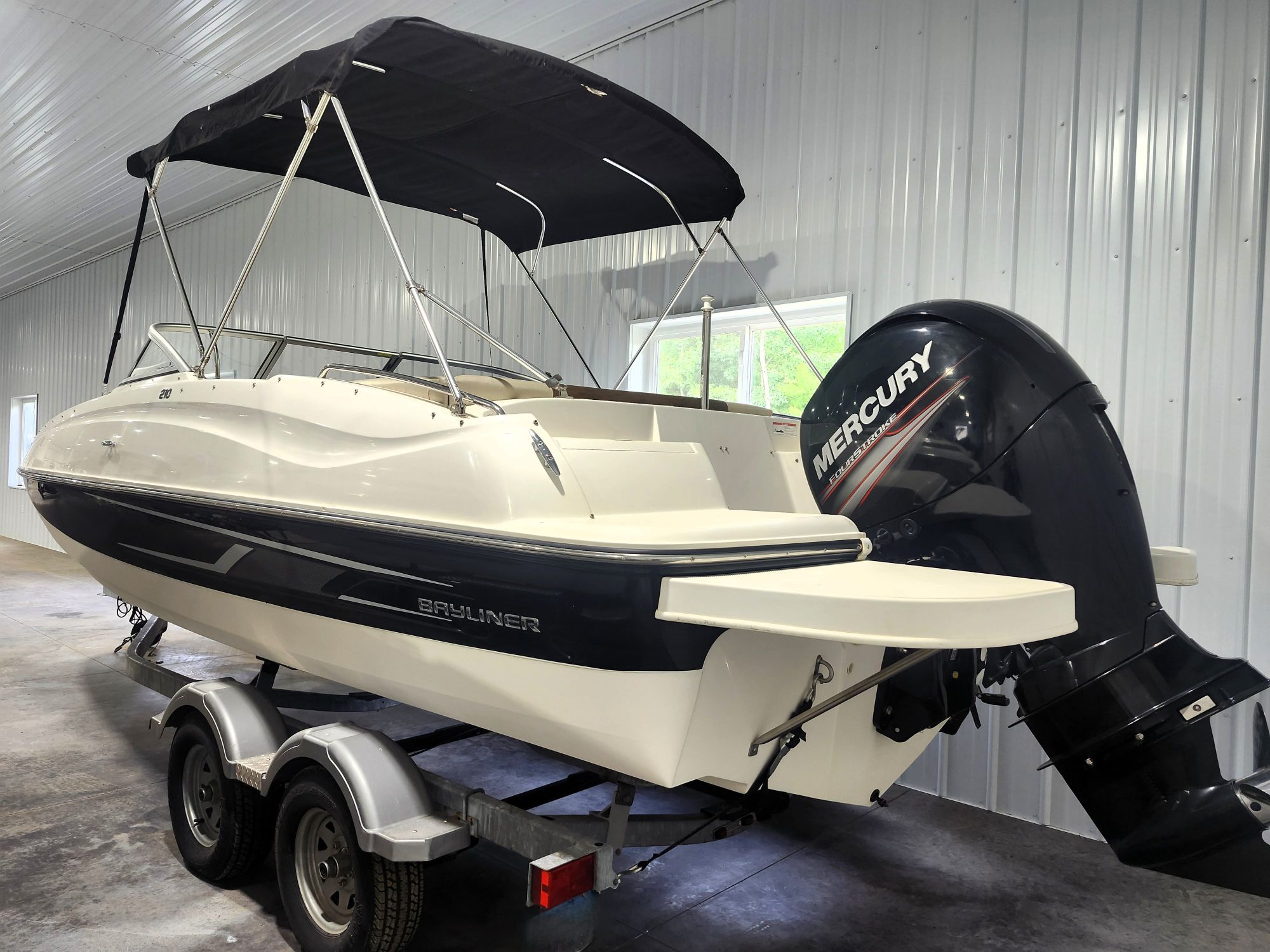 2014 Bayliner 210 Deck Boat - Image 5