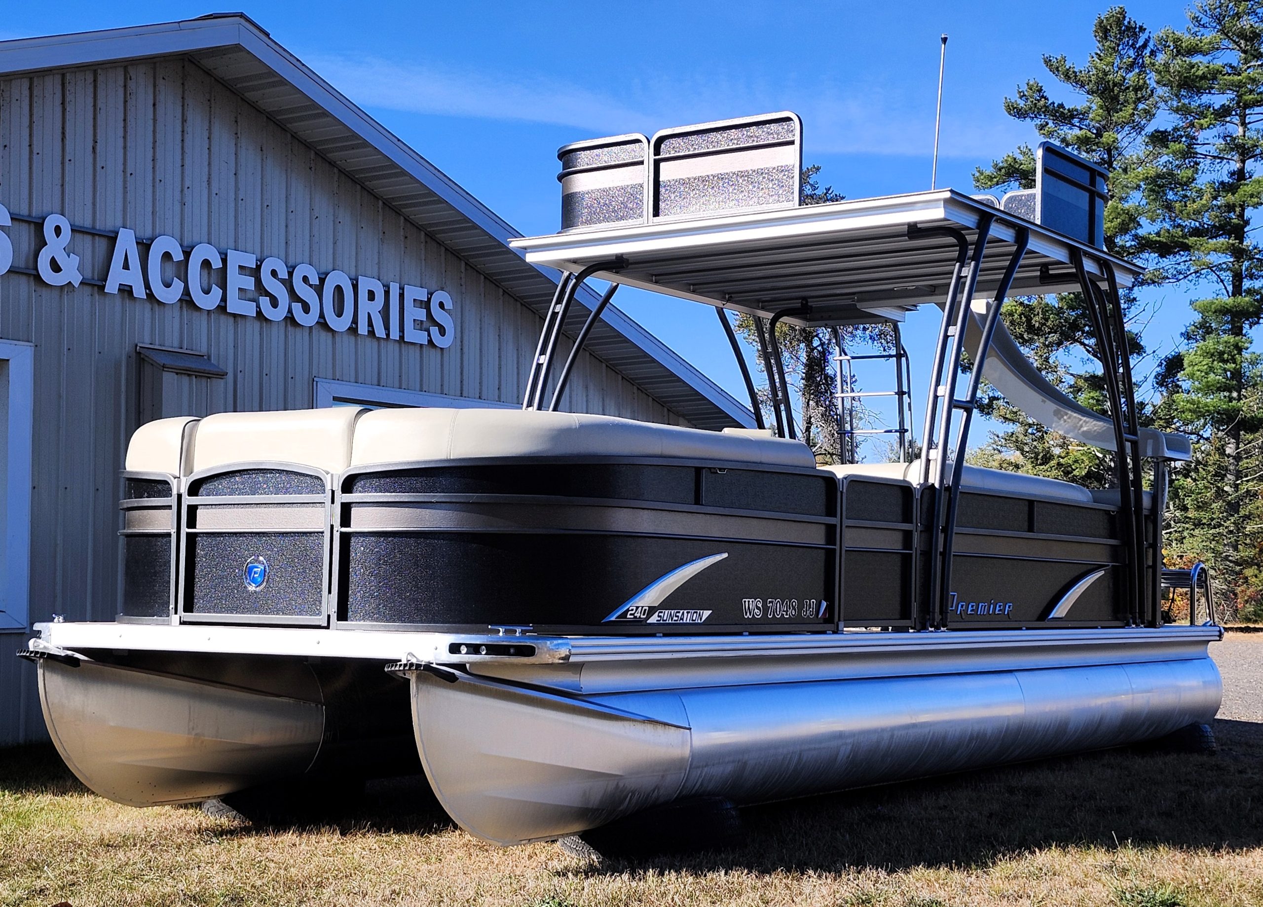 2015 Premier 240 Sunsation w/ Upper Deck