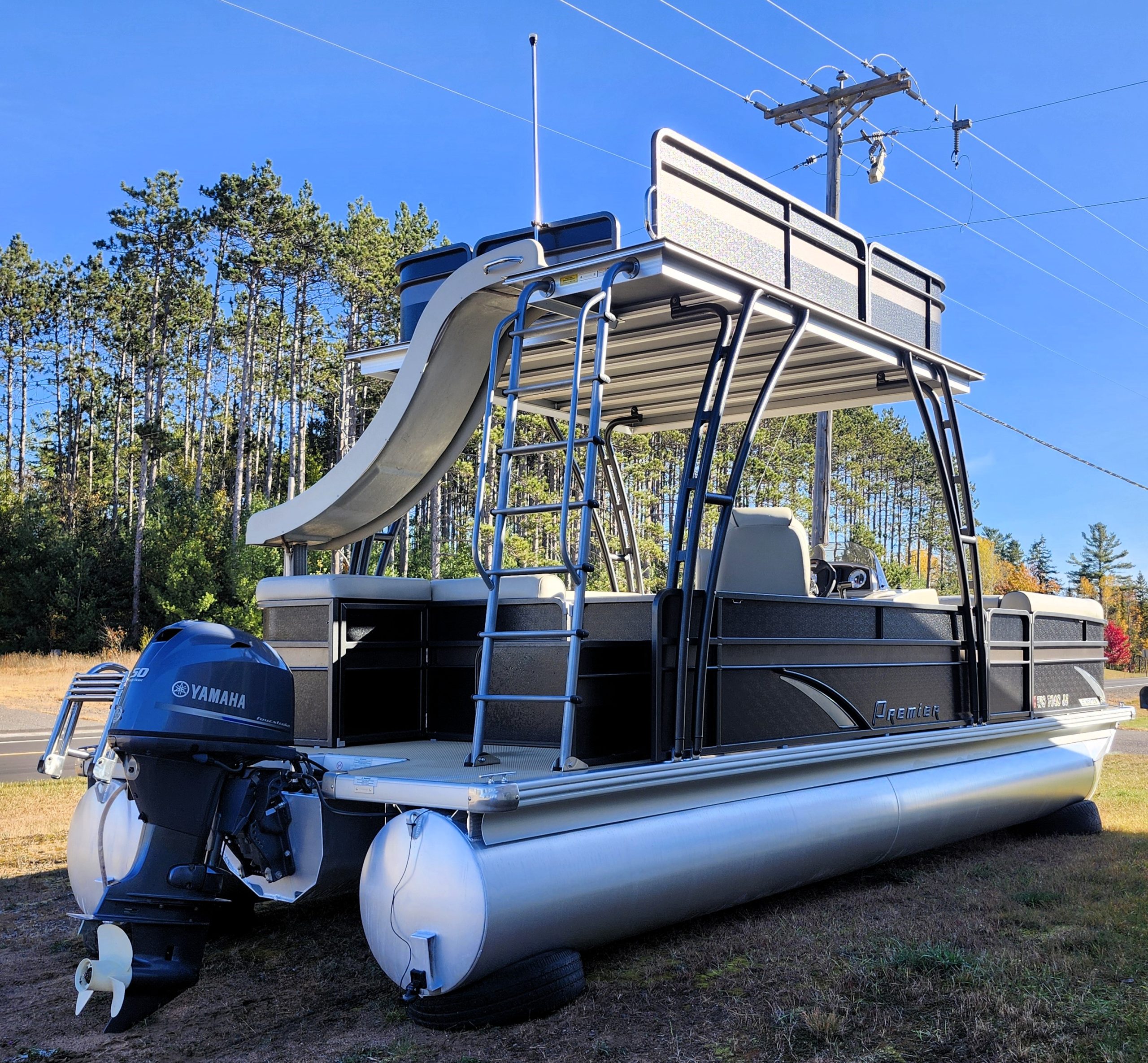 2015 Premier 240 Sunsation w/ Upper Deck - Image 6