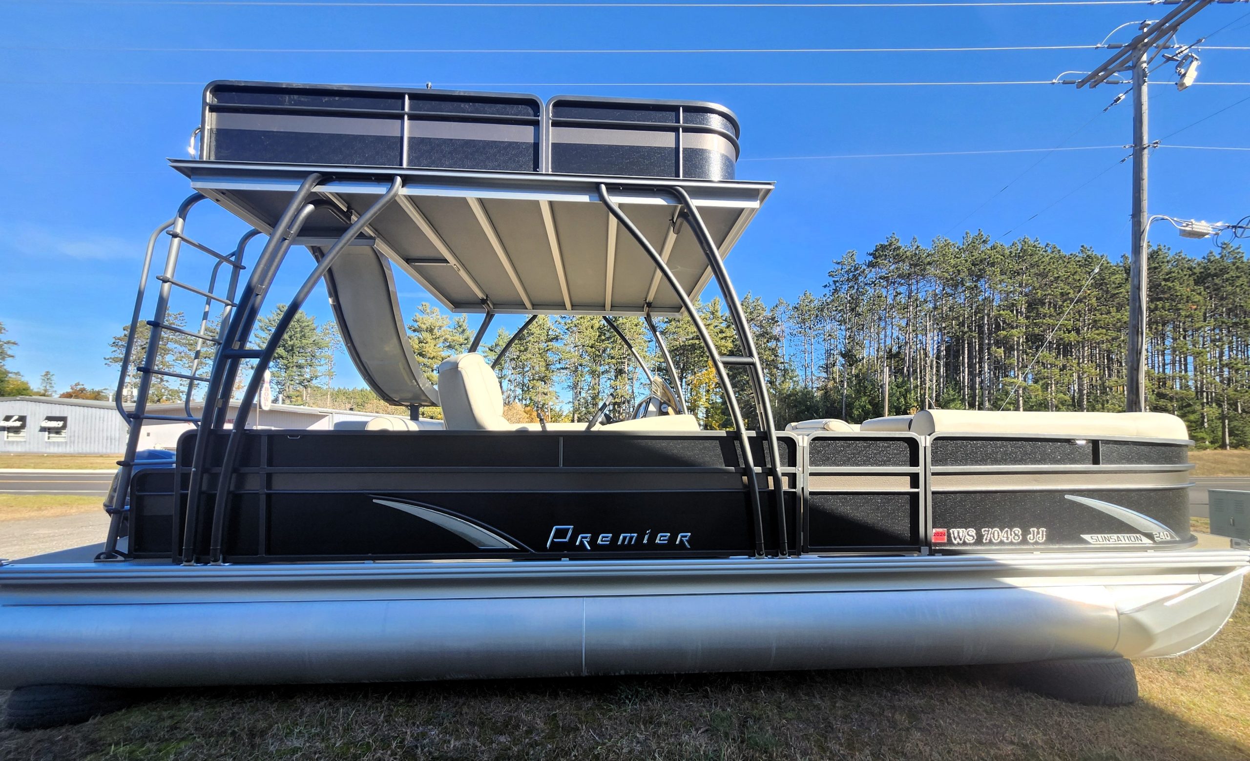 2015 Premier 240 Sunsation w/ Upper Deck - Image 7