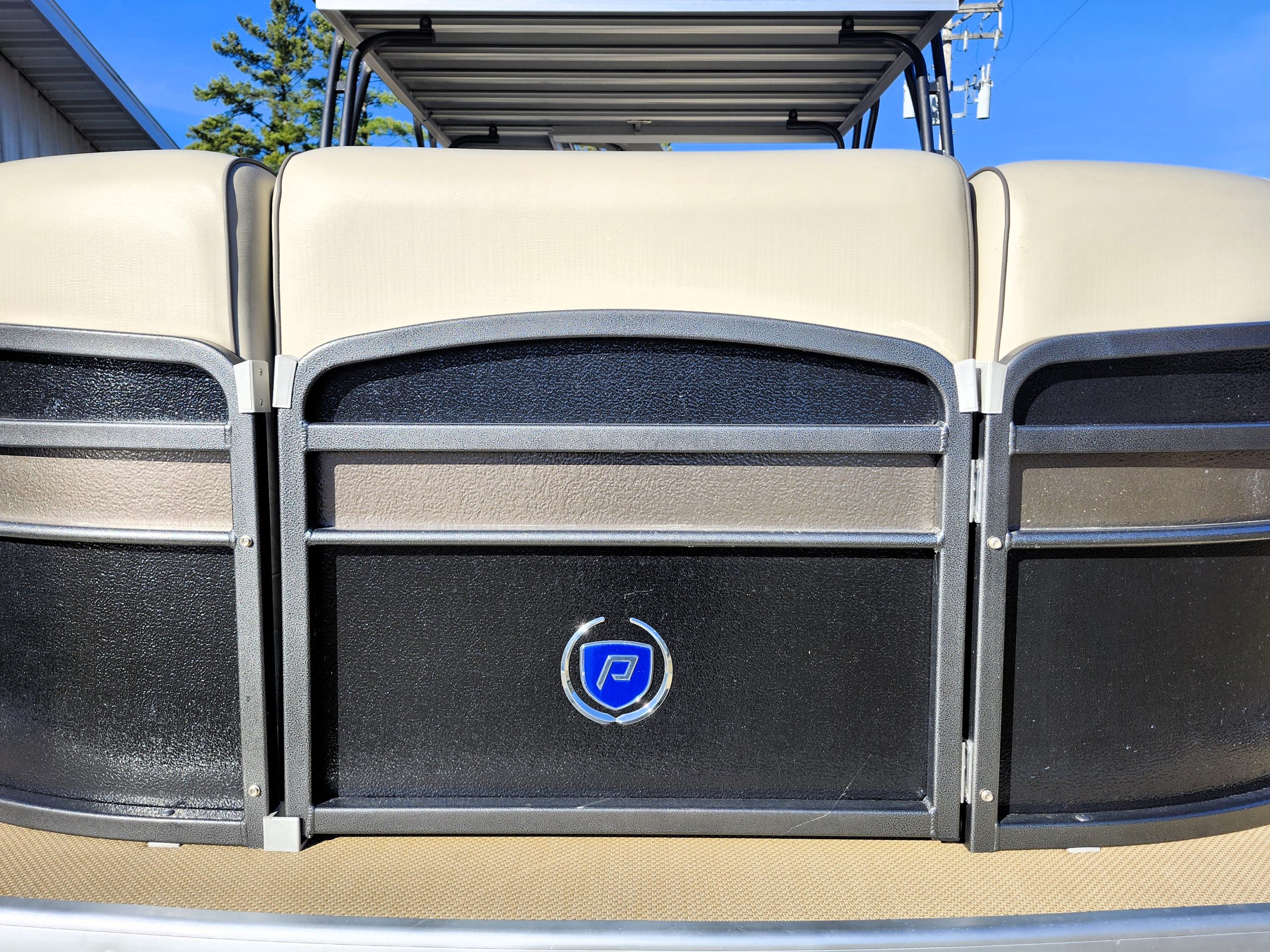 2015 Premier 240 Sunsation w/ Upper Deck - Image 3