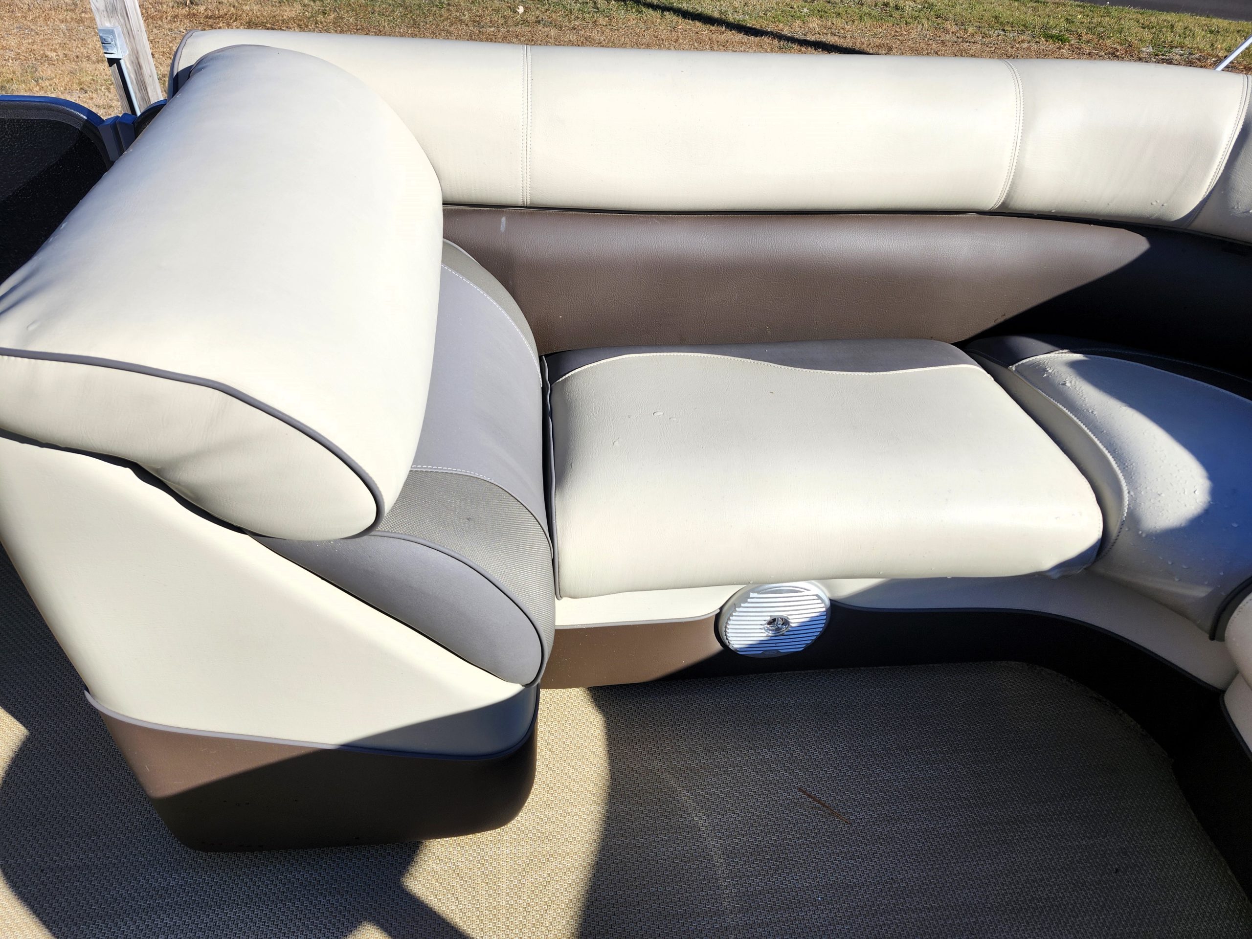 2015 Premier 240 Sunsation w/ Upper Deck - Image 12