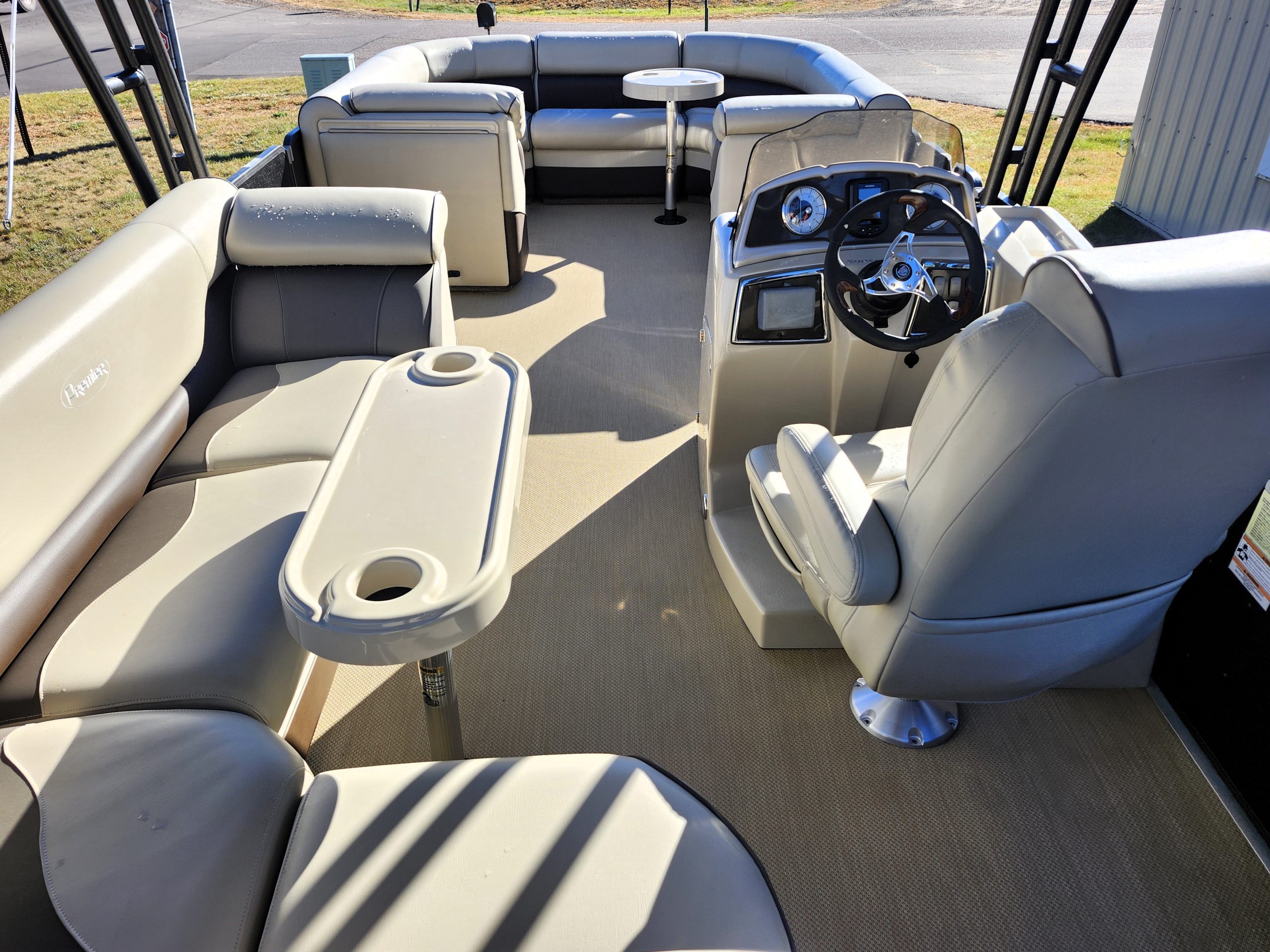 2015 Premier 240 Sunsation w/ Upper Deck - Image 18