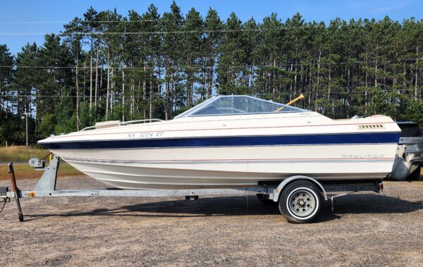1985 Bayliner 2150 Capri Bowrider