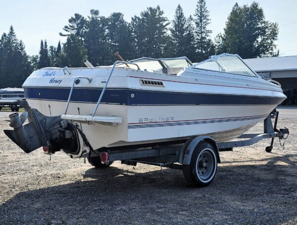 1985 Bayliner 2150 Capri Bowrider - Image 6