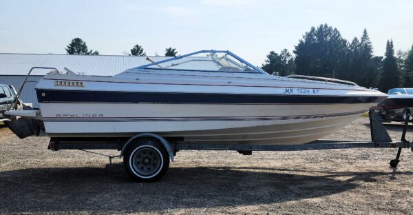 1985 Bayliner 2150 Capri Bowrider - Image 7