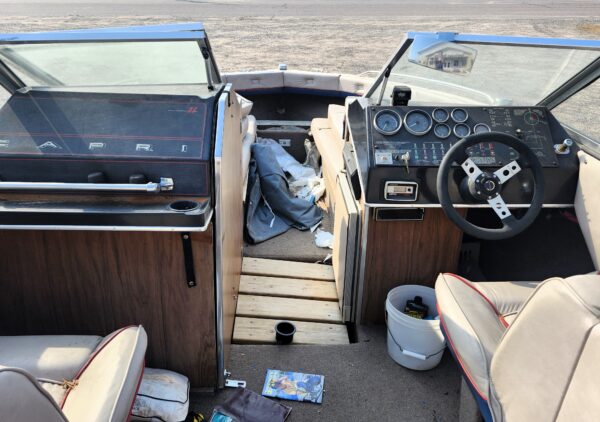 1985 Bayliner 2150 Capri Bowrider - Image 12