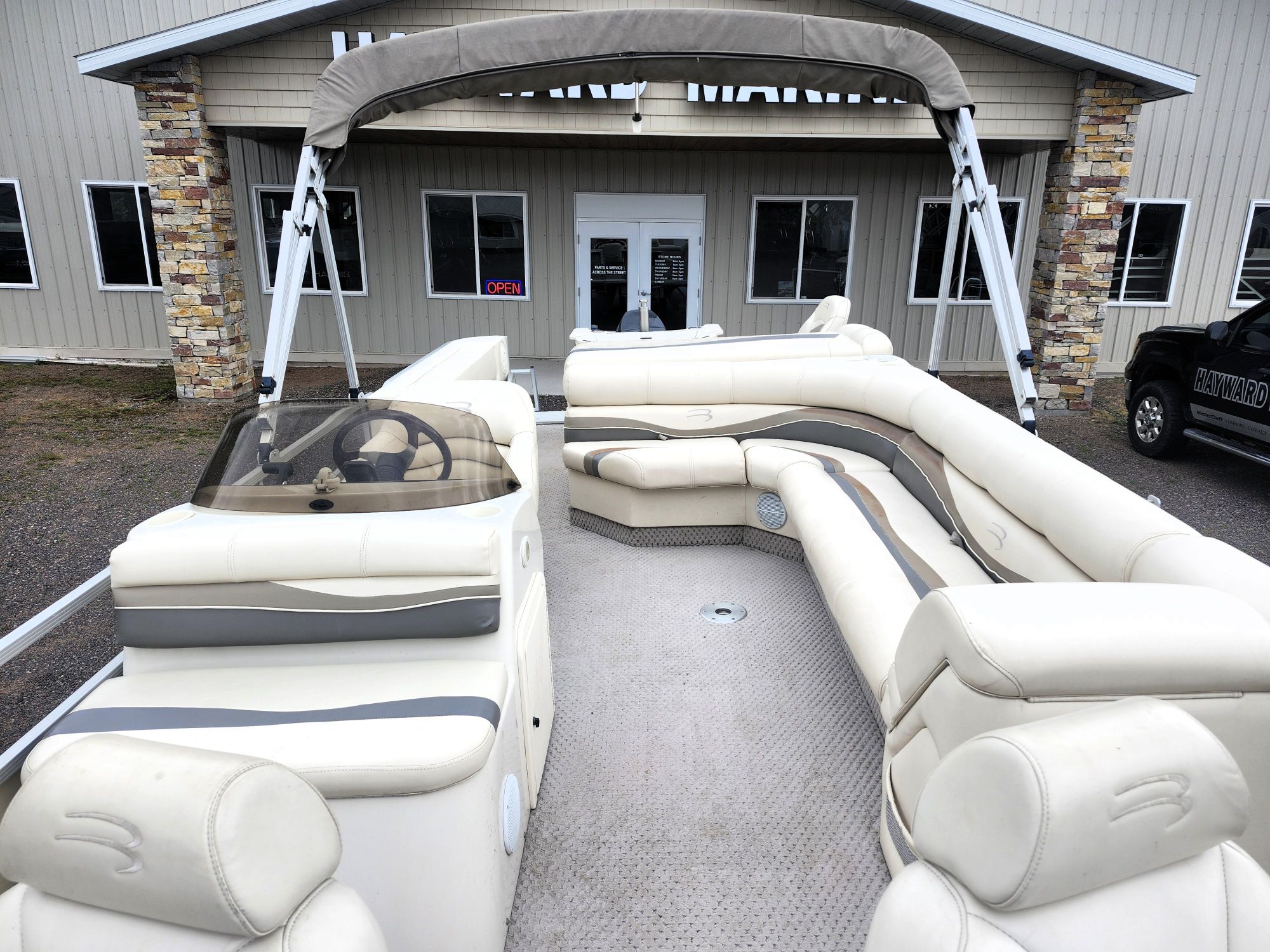 2005 Bennington 22' Deluxe 3PT Fish - Image 11