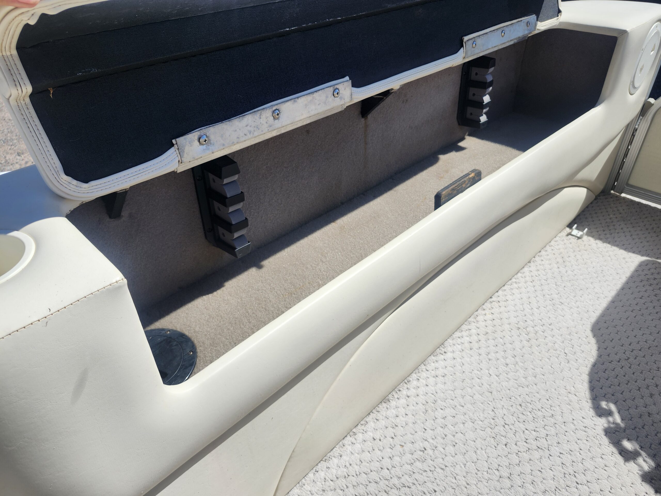 2005 Bennington 22' Deluxe 3PT Fish - Image 21