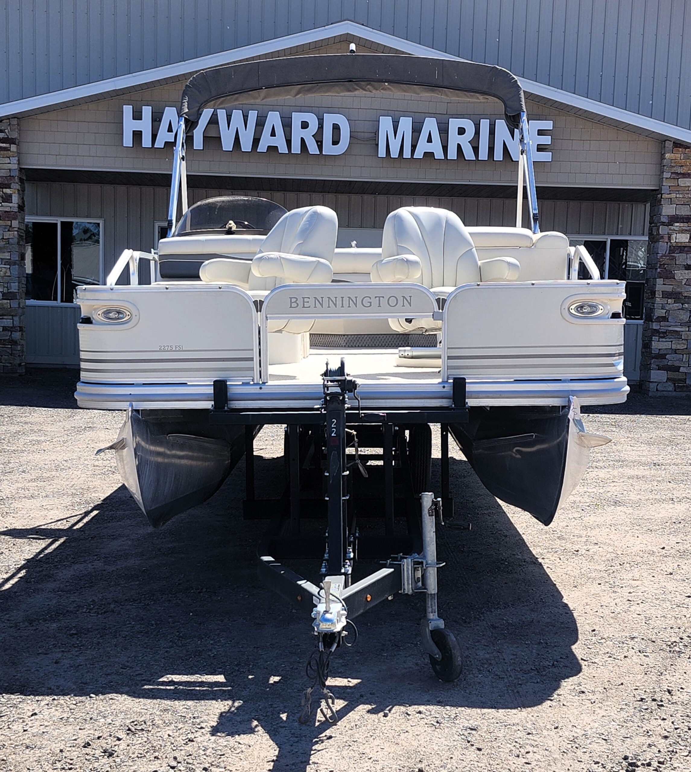 2005 Bennington 22' Deluxe 3PT Fish - Image 2