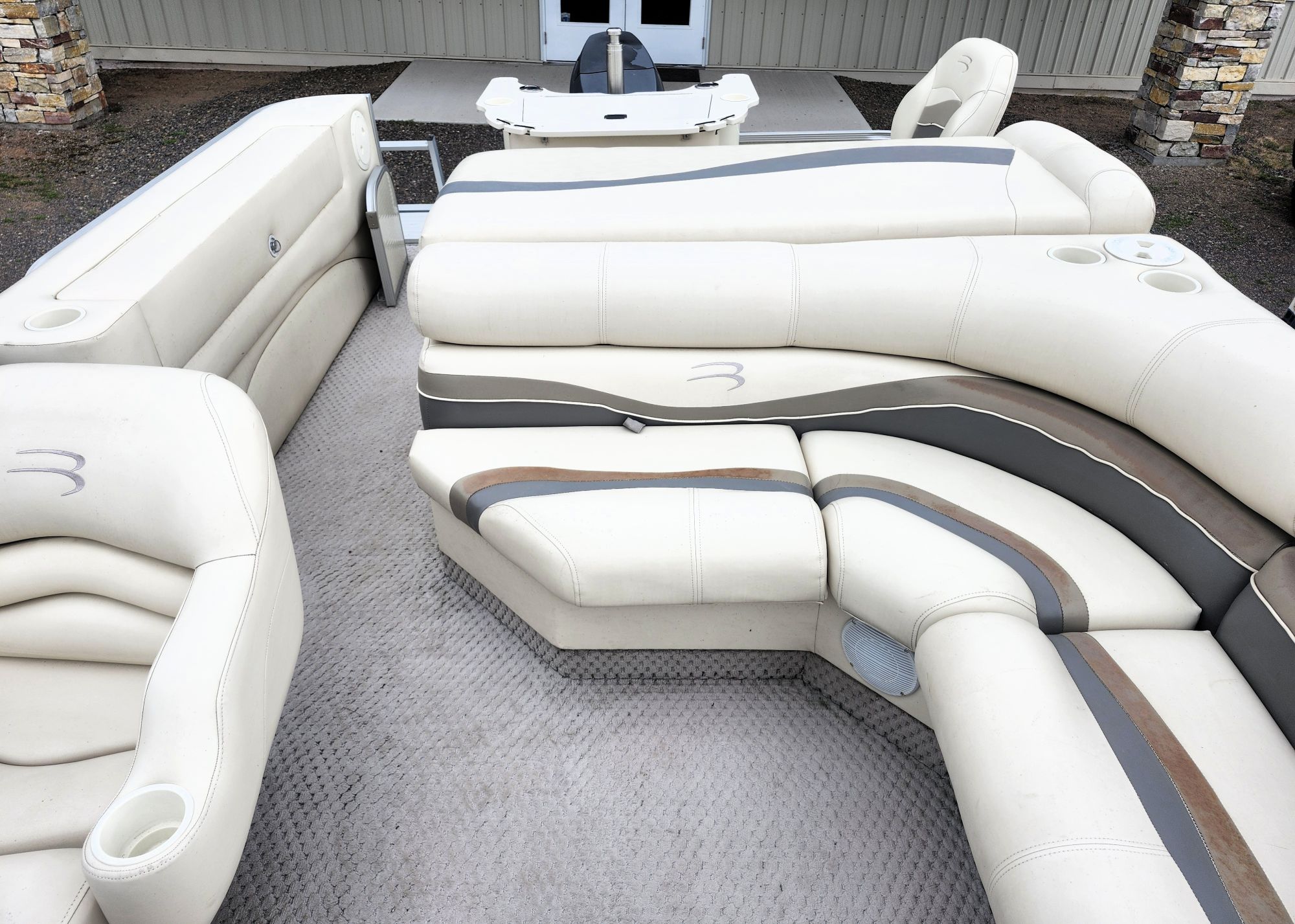 2005 Bennington 22' Deluxe 3PT Fish - Image 18