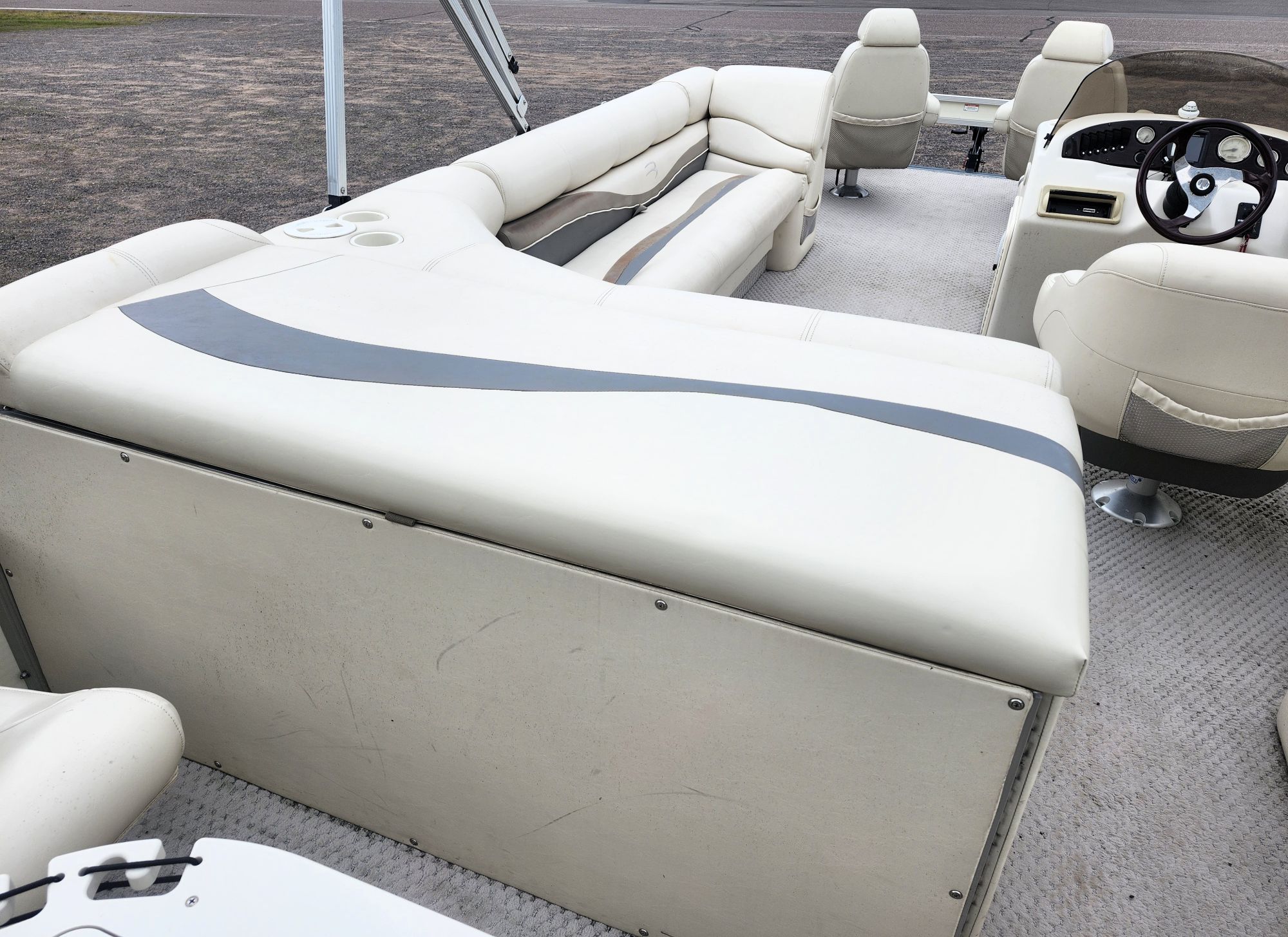 2005 Bennington 22' Deluxe 3PT Fish - Image 24