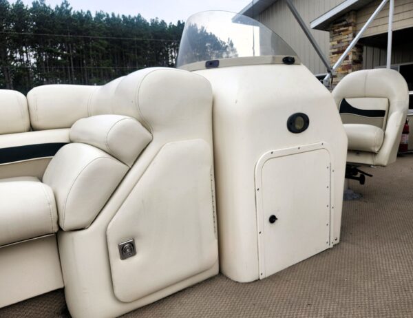 1999 Bennington 22' R Cruise - Image 13
