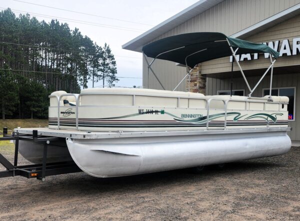 1999 Bennington 22' R Cruise