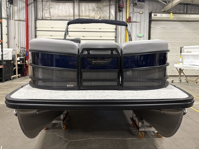 2026 Bennington 24' M Series Fish & Cruise - Image 2