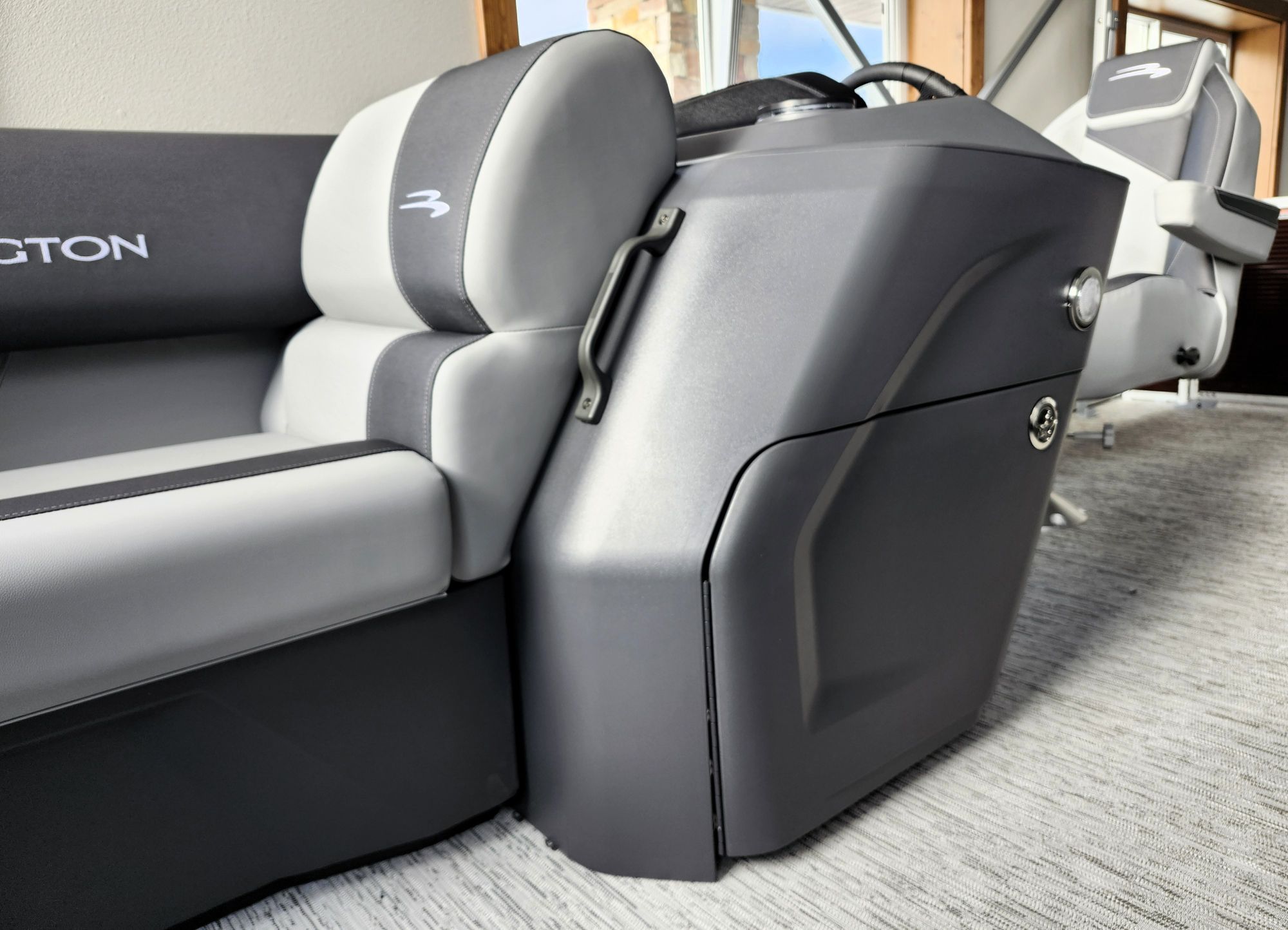 2026 Bennington 18' S Cruise Narrow Beam - Image 13