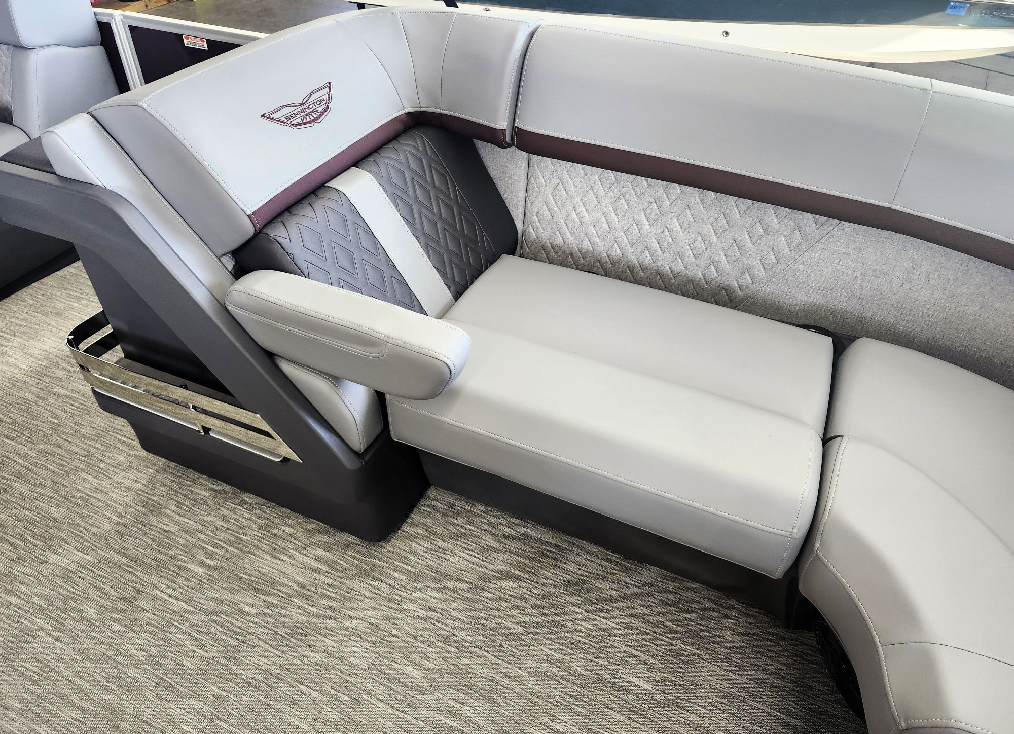 2026 Bennington 22' M Series L Bench - Image 9
