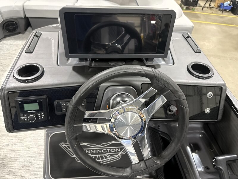 2026 Bennington 24' M Series Fish & Cruise - Image 14