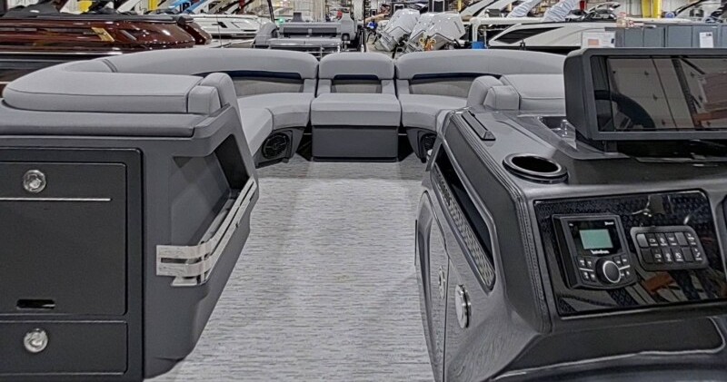 2026 Bennington 24' M Series Fish & Cruise - Image 15