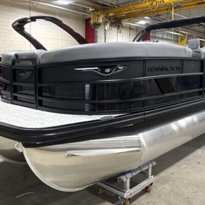 2026 Bennington 24′ M Series Fastback