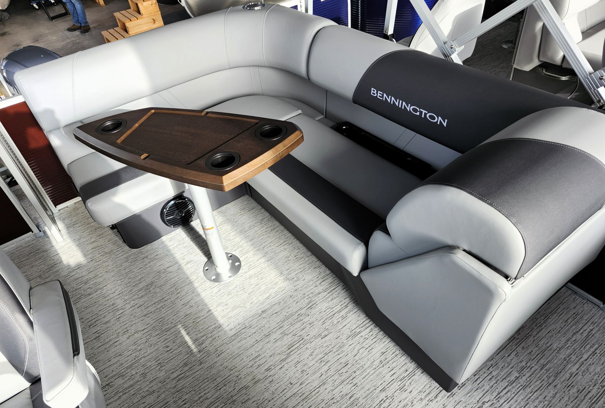 2026 Bennington 18' S Cruise Narrow Beam - Image 16