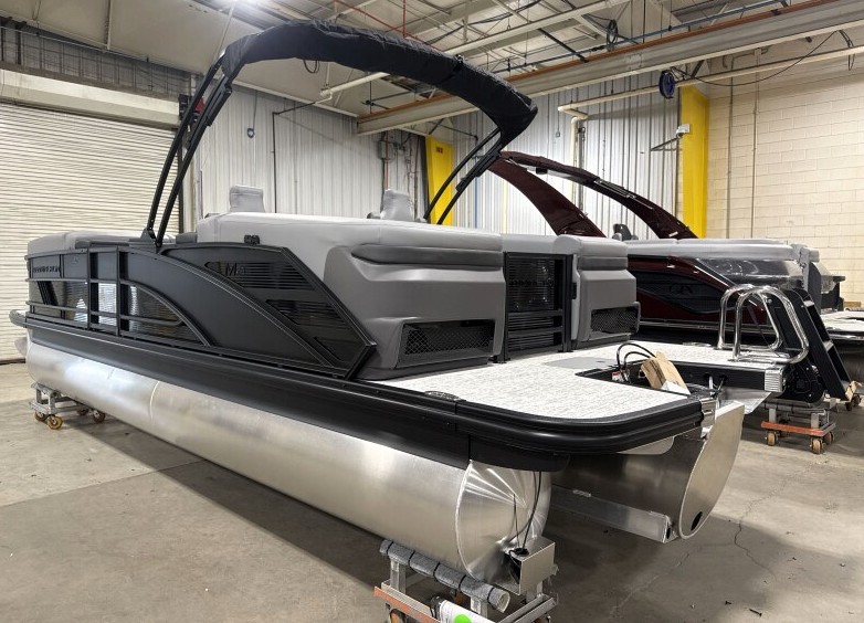 2026 Bennington 24' M Series Fastback - Image 4