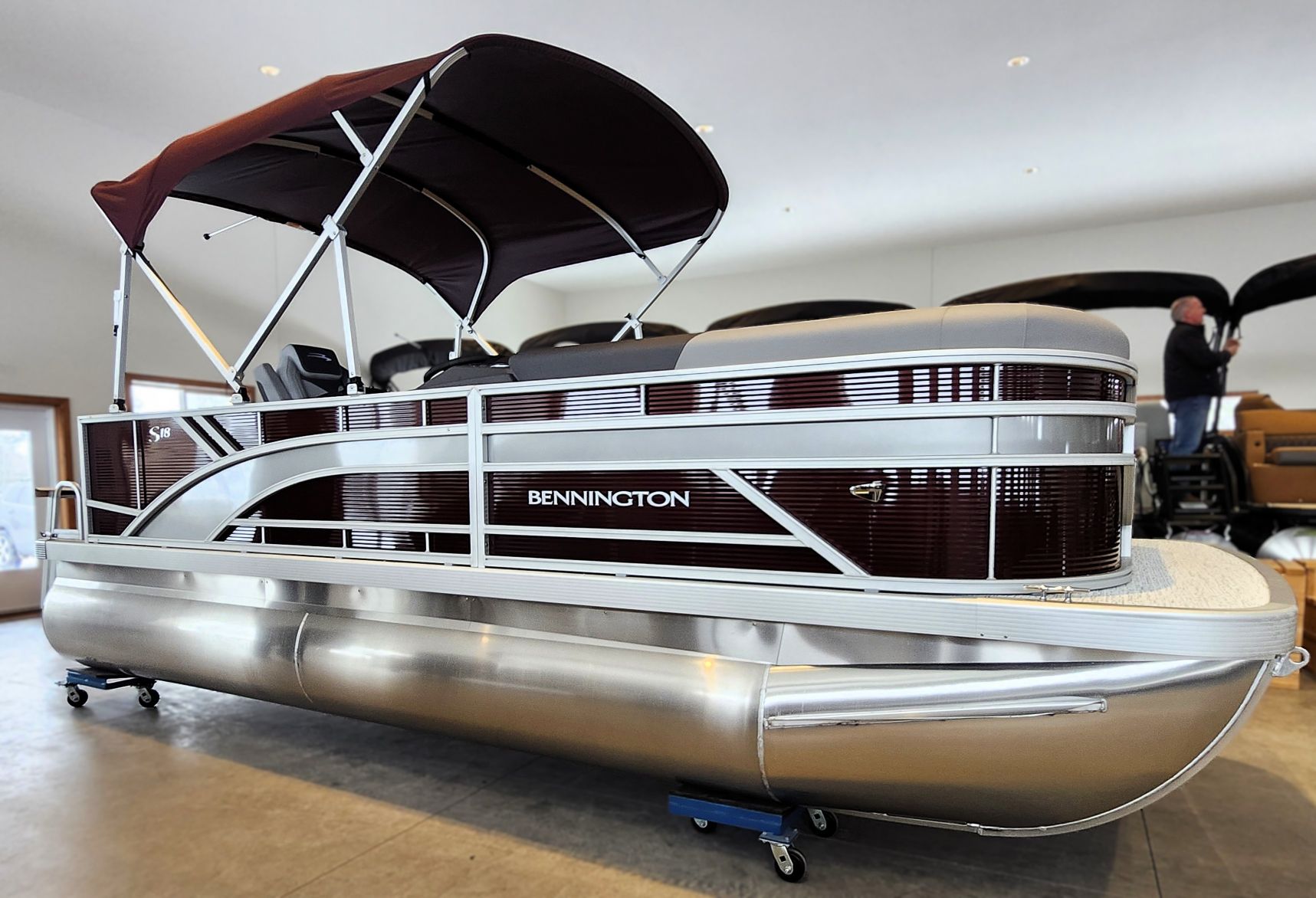 2026 Bennington 18' S Cruise Narrow Beam - Image 7