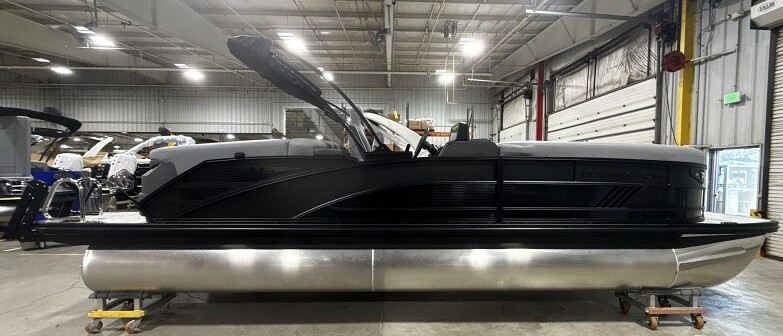 2026 Bennington 24' M Series Fastback - Image 7