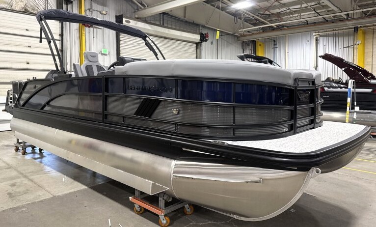 2026 Bennington 24' M Series Fish & Cruise - Image 8