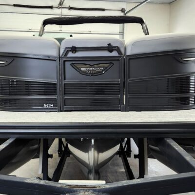 2026 Bennington 24′ M Series Fastback