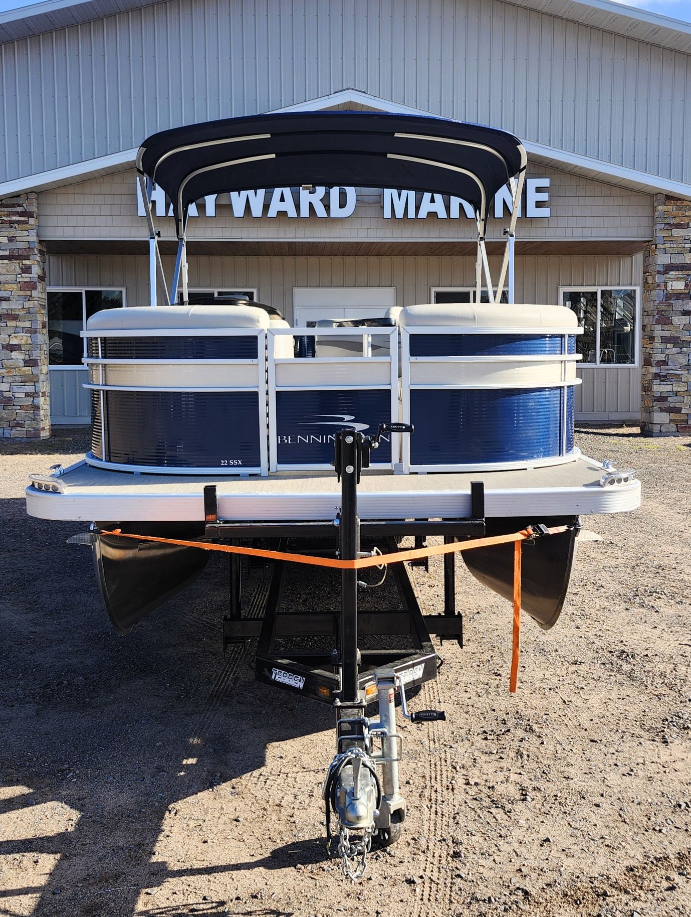 2018 Bennington 22' SX Stern Fishing - Image 2