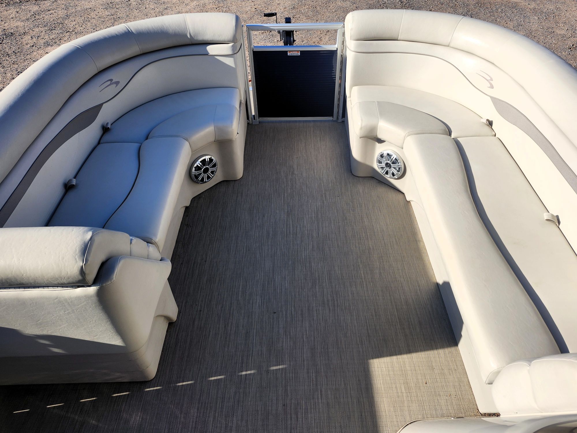 2018 Bennington 22' SX Stern Fishing - Image 9