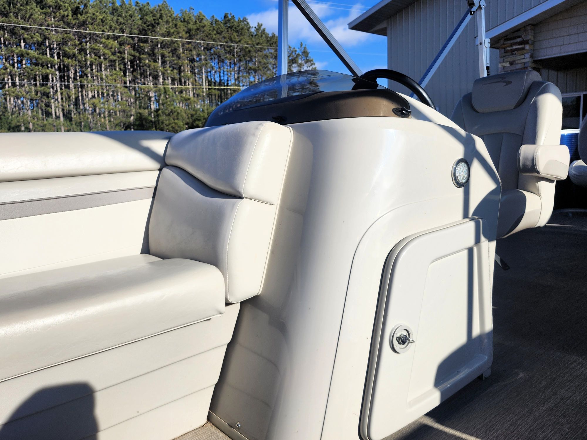 2018 Bennington 22' SX Stern Fishing - Image 11