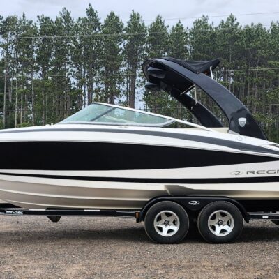 2011 Regal 23′ Bowrider