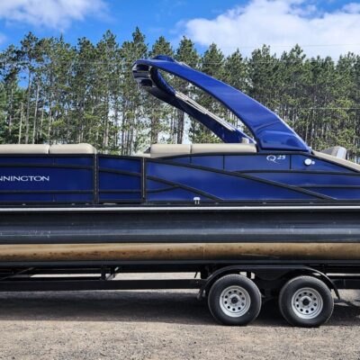 2023 Bennington 25′ Q Series Swingback w/ Power Arch