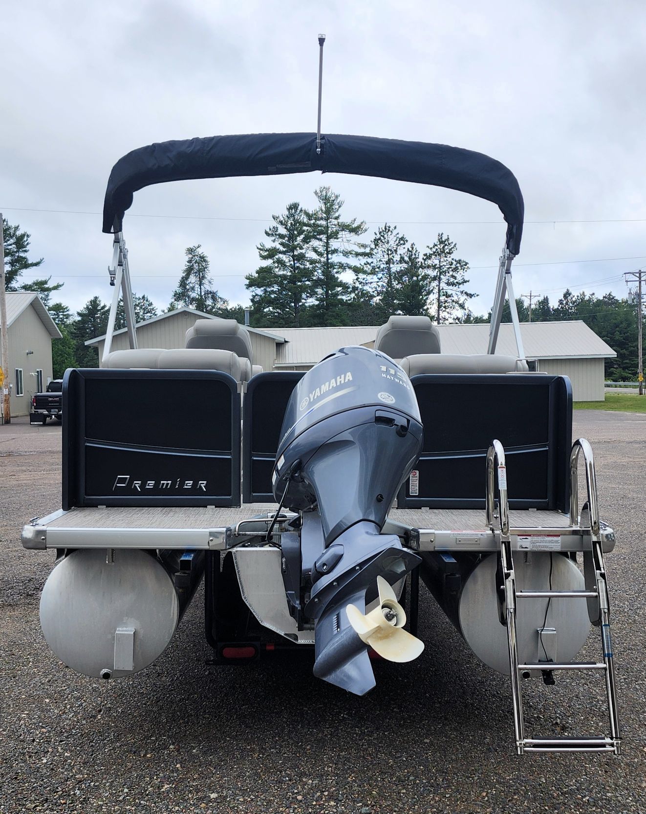 2017 Premier 230 Sunsation RF - Image 5