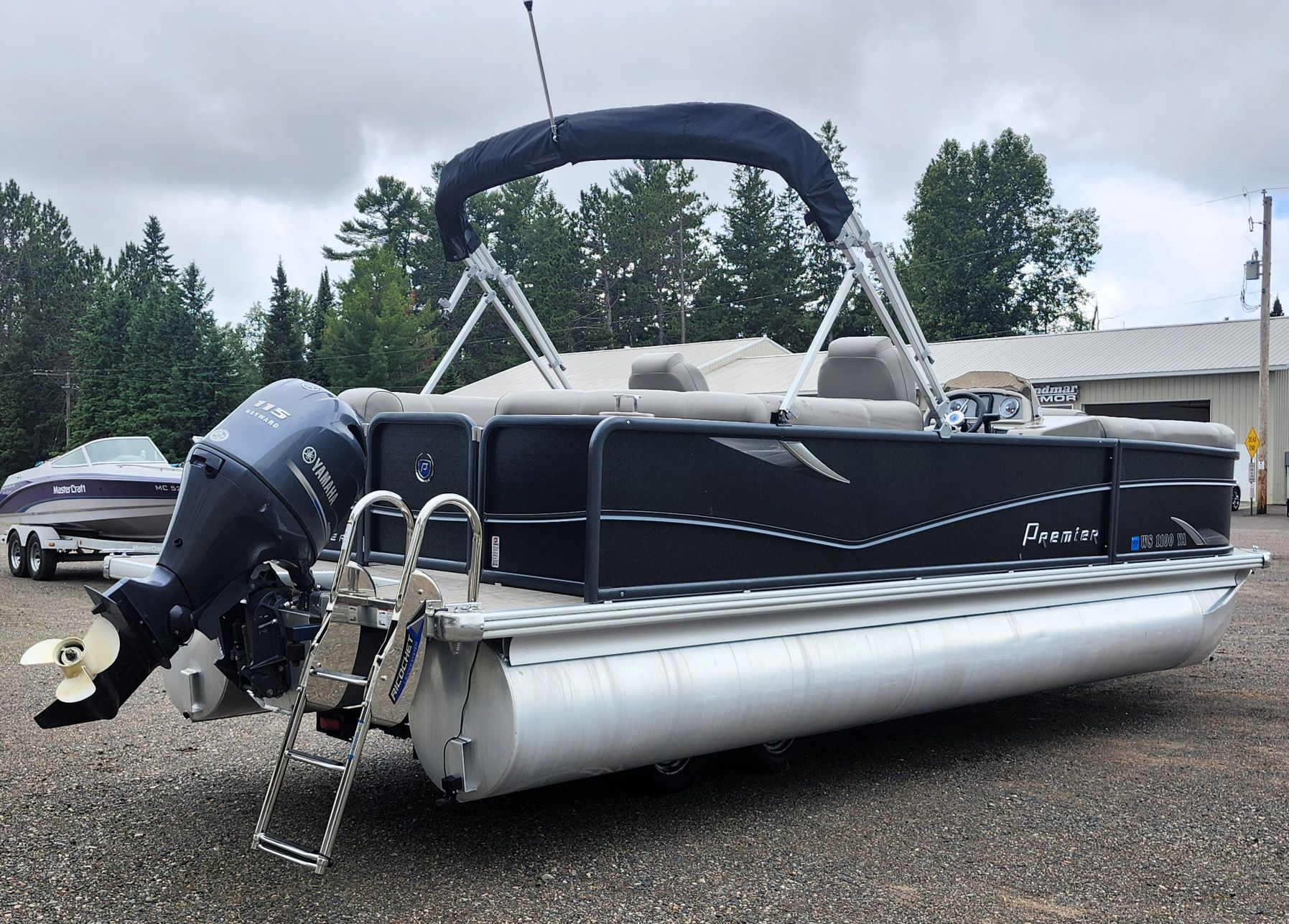 2017 Premier 230 Sunsation RF - Image 6