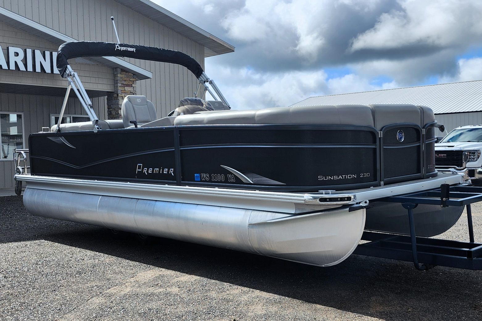 2017 Premier 230 Sunsation RF - Image 8