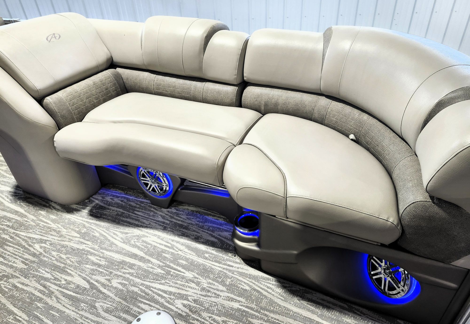 2019 Avalon Catalina Platinum 25' Entertainer - Image 11
