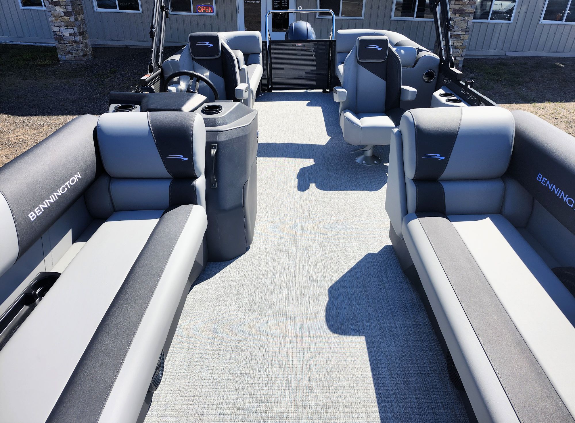 2027 Bennington 22' S Stern Radius S-One - Image 11