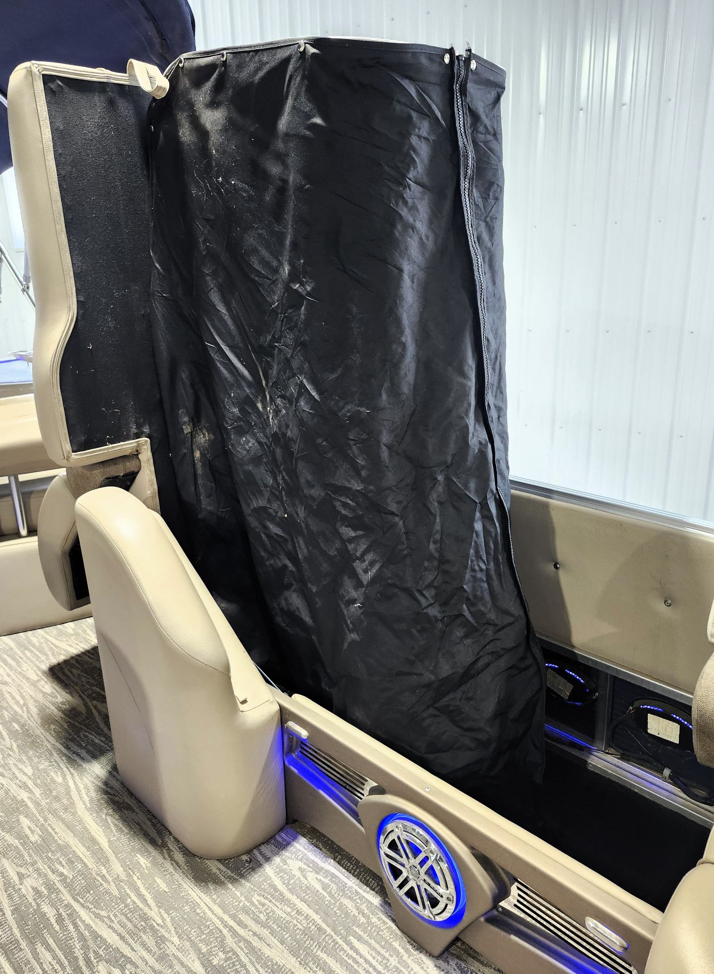 2019 Avalon Catalina Platinum 25' Entertainer - Image 14