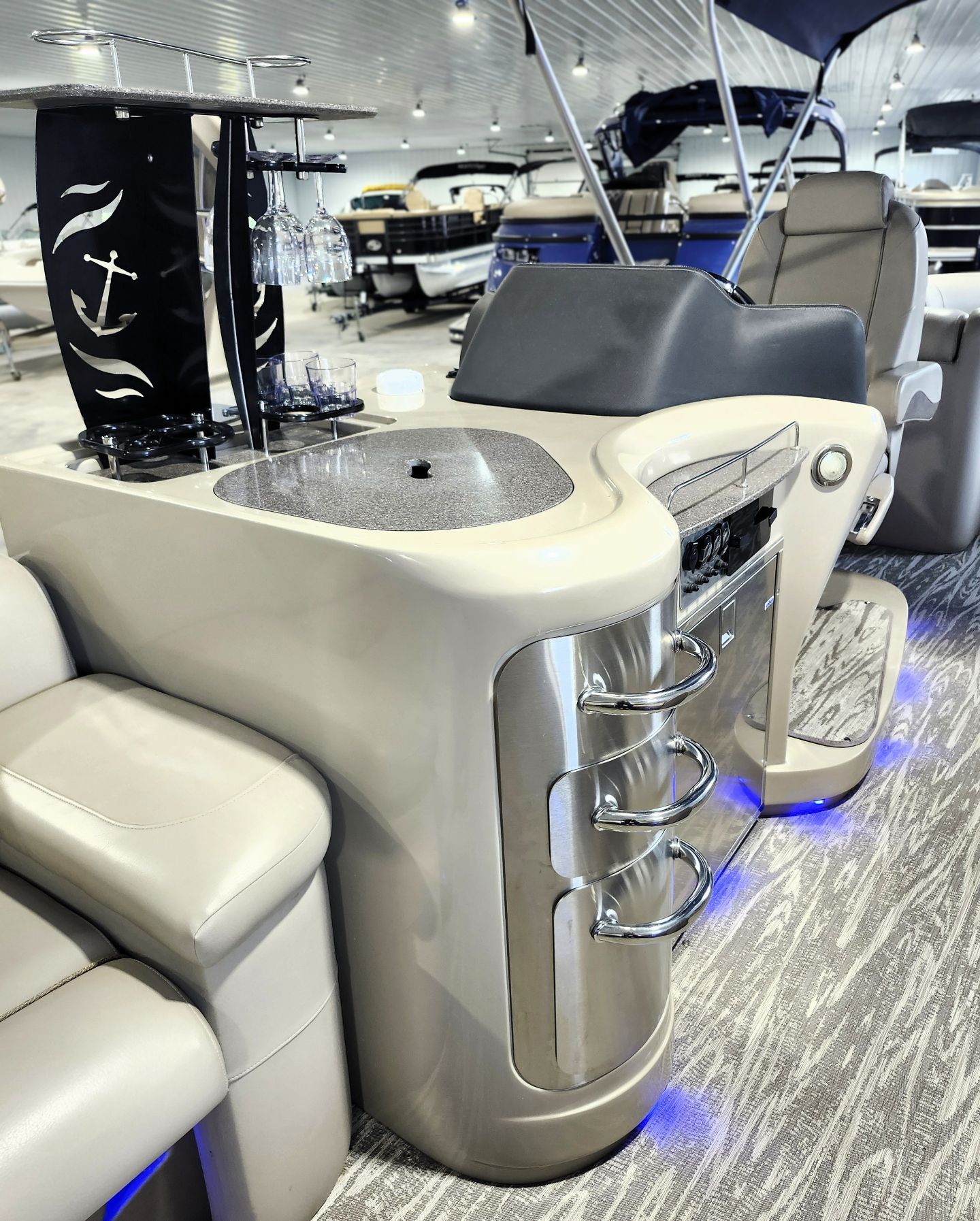 2019 Avalon Catalina Platinum 25' Entertainer - Image 15