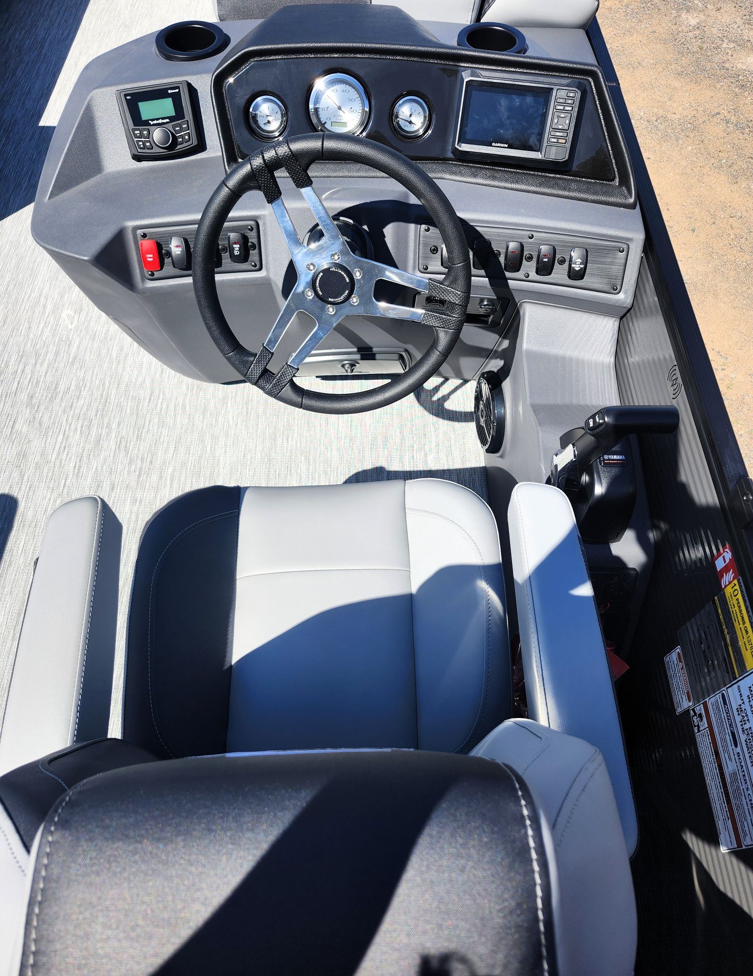 2027 Bennington 22' S Stern Radius S-One - Image 15