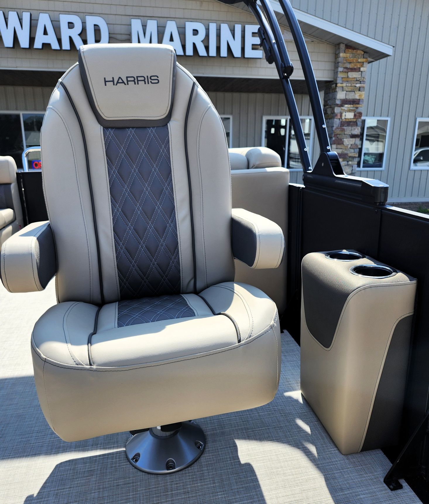 2026 Harris Cruiser 230 - Image 16