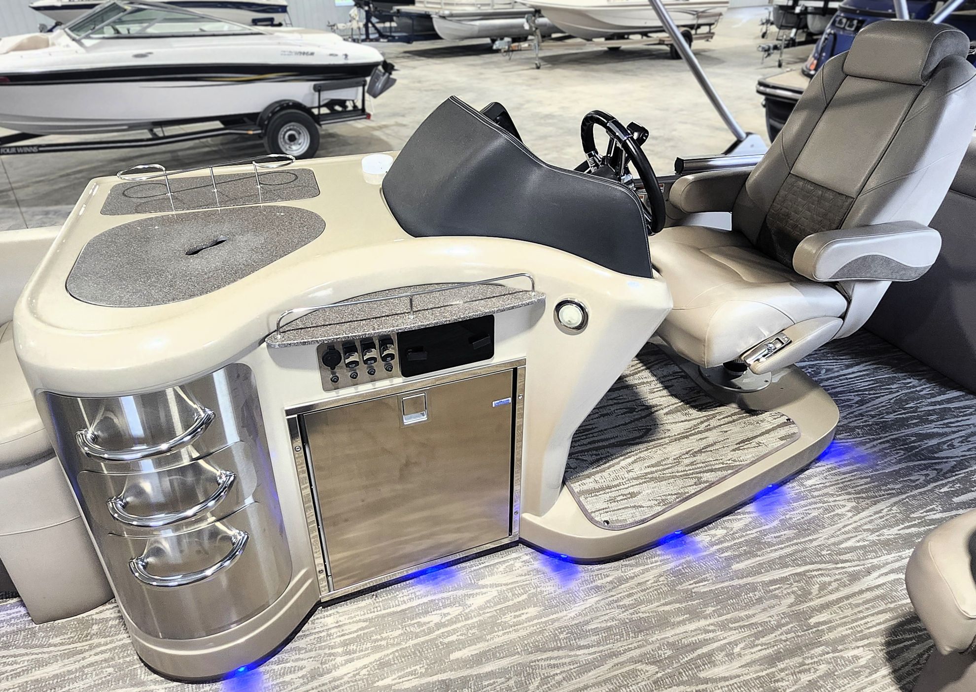 2019 Avalon Catalina Platinum 25' Entertainer - Image 17
