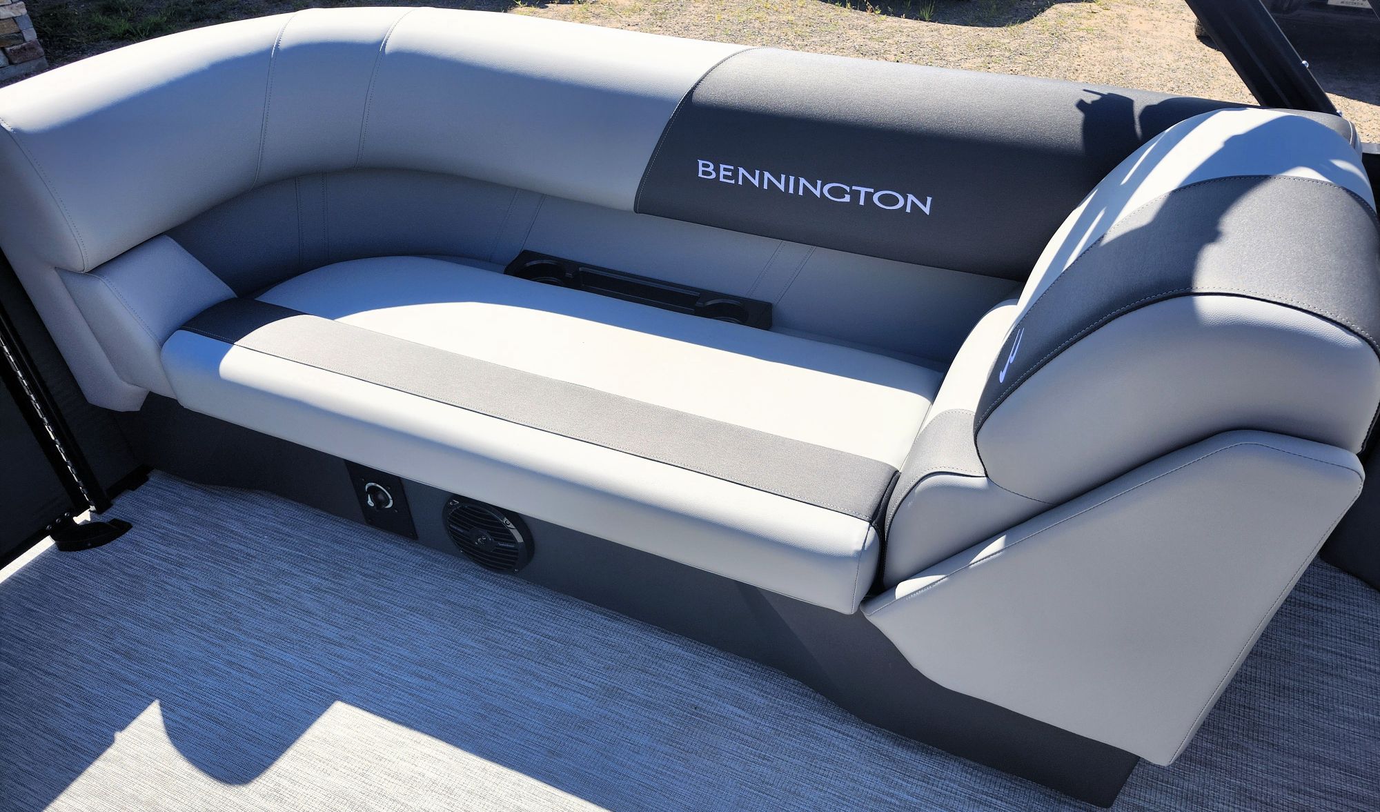 2027 Bennington 22' S Stern Radius S-One - Image 19