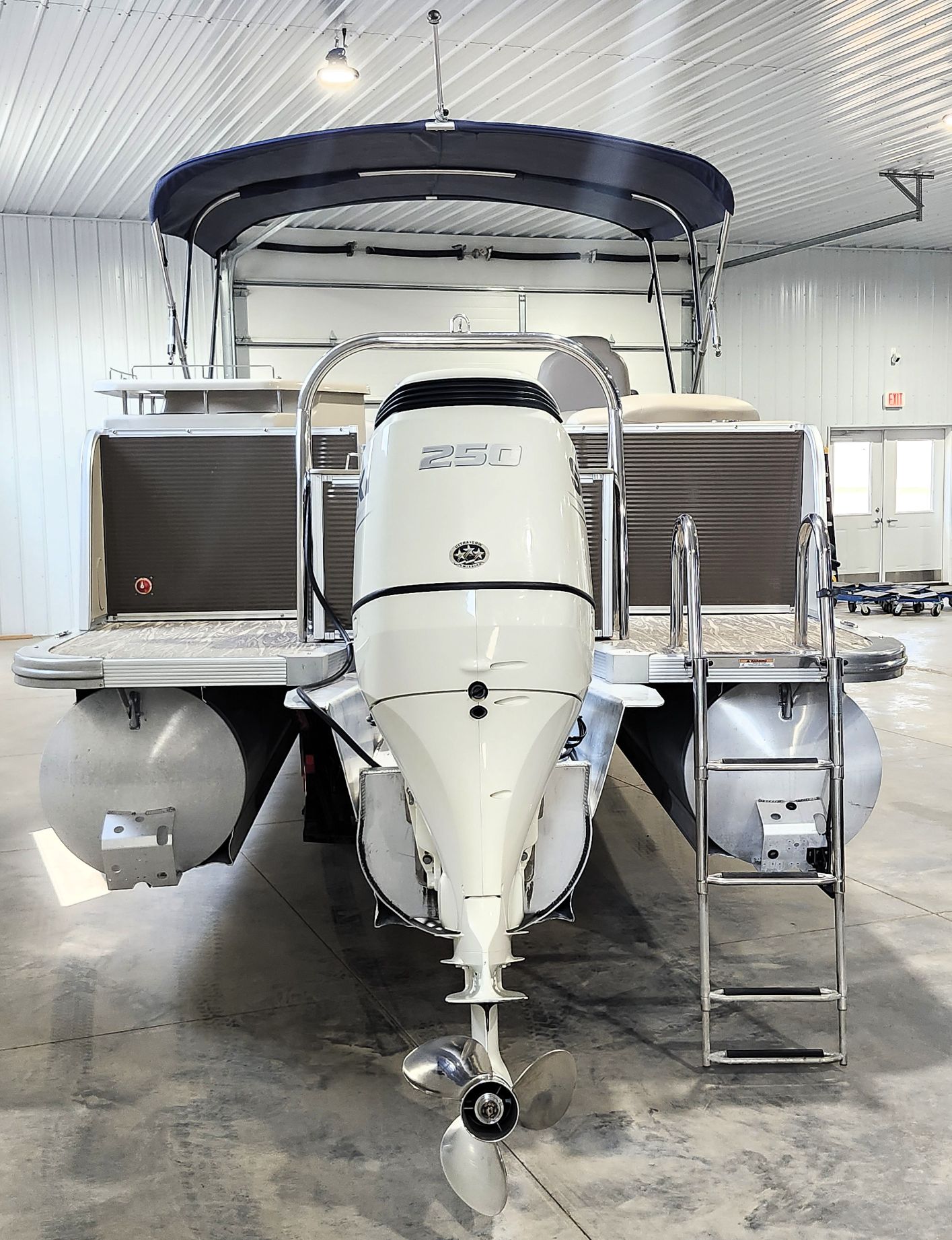 2019 Avalon Catalina Platinum 25' Entertainer - Image 3