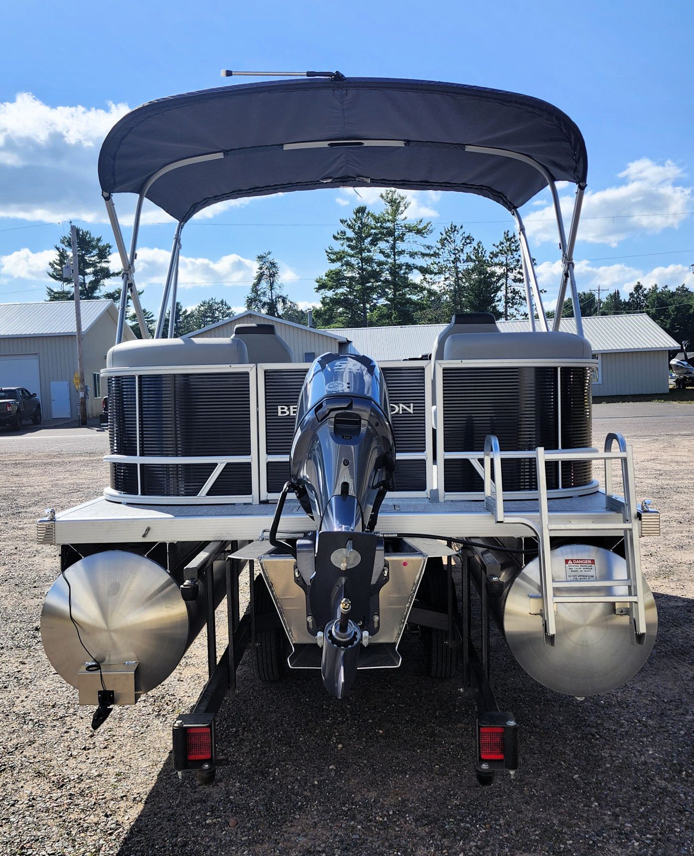 2027 Bennington 20' S Stern Radius S-One - Image 6