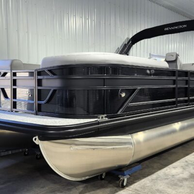 2027 Bennington 22′ S Stern Radius Reserve